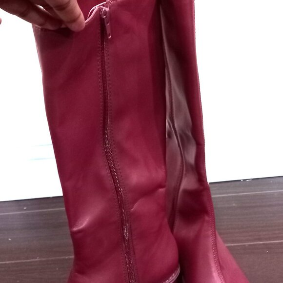 boots - Picture 3 of 3